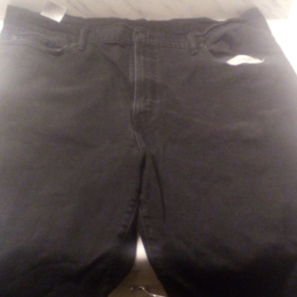 Black Levi's shorts 42w